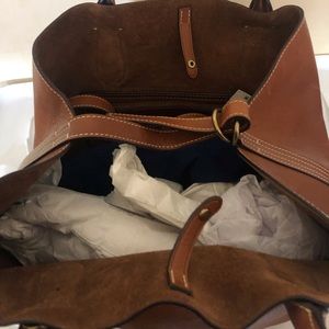 Medium size brown leather tote